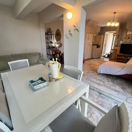 Villa With Private Pool In Alacati *