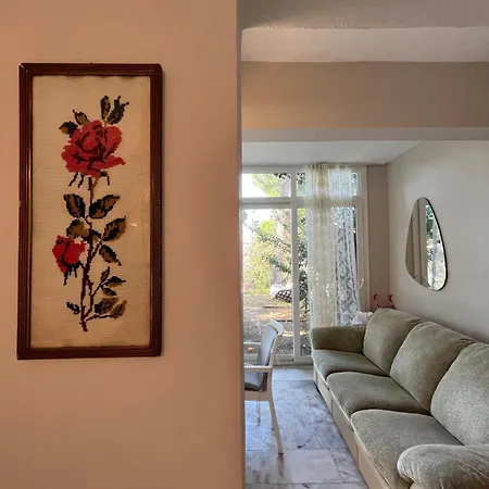 Villa With Private Pool In Alacati Çeşme