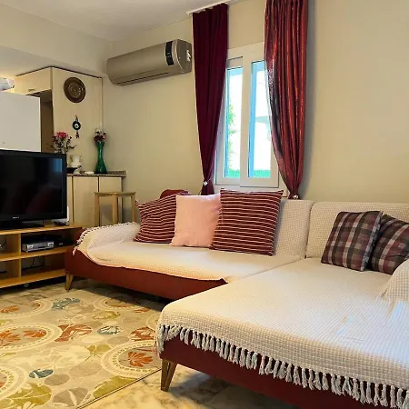 Villa With Private Pool In Alacati *