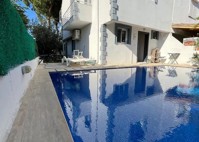 Villa With Private Pool In Alacati *