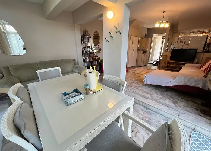 Villa With Private Pool In Alaçatı *